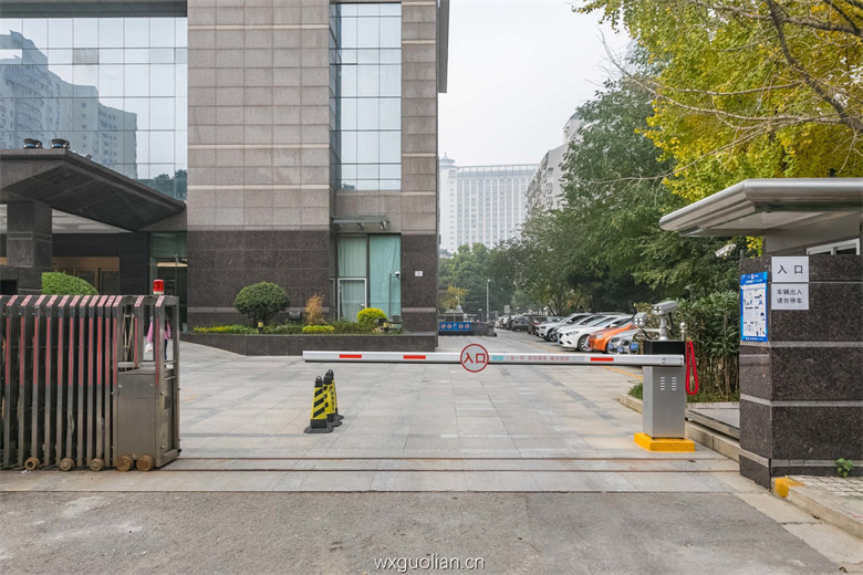大门入口